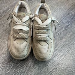 Uggs Lo Lowmel sz 9