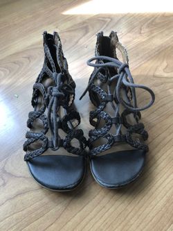 Girl brown size 11 Kenneth Cole sandal