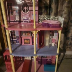 BARBIE DREAM HOUSE And Collector BARBIES