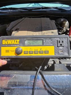 DeWalt 30A Battery Charger