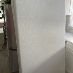 Brand New 8 Inch Memory Foam Twin Beds (2 available) 