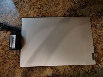 Lenovo laptop Ideapad 3. 10th gen i3 intel. 15.6 screen.