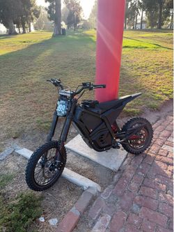 900$  Strike Electric Dirt Bike