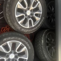 Rims And Tires 275/60R20