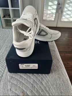Dior b30