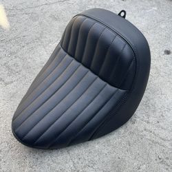 2023 Harley Davidson Softail Seat