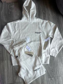 🚨SET ESSENTIALS (SHORT Y SUDADERA XL)🚨
