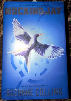 Mockingjay by Suzanne Collins Hardcover Book 3 Hunger Games First Edition DJ