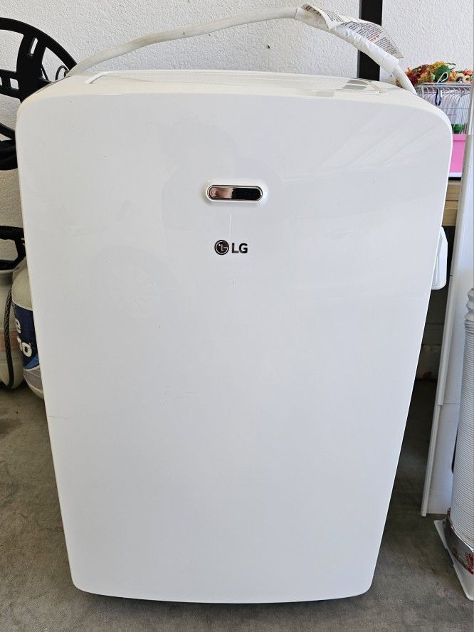 LG 10,200 BTU Portable Air Conditioner
