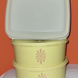 Vintage Tupperware Lot of 4 Containers with Lids