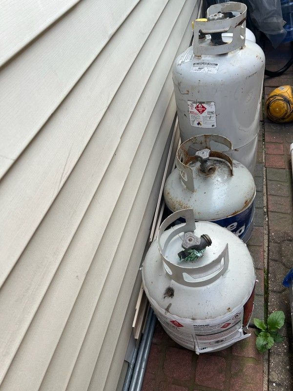 Propane Tanks 