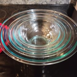 Pyrex Nesting Glass Bowls