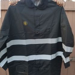 Rain Coat  / Jacket  ** New  Size MD ONLY