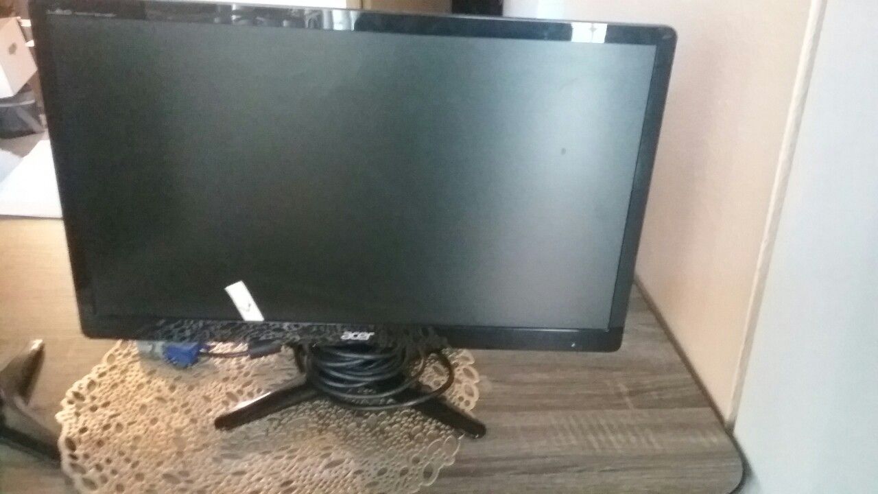 Acer flat screen monitor