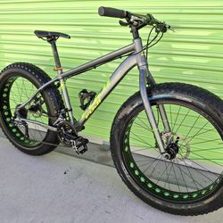 FUJI MOUNTAIN BIKE 21 SPEEDS FAT TIRE 26 SIZE M