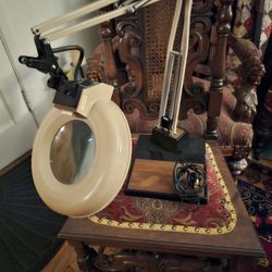 Vintage Work Lamp With A Magnifying Lense For Detailed Work ! 