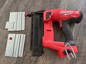 Milwaukee M18 FUEL 2746-20 18GA brad nailer