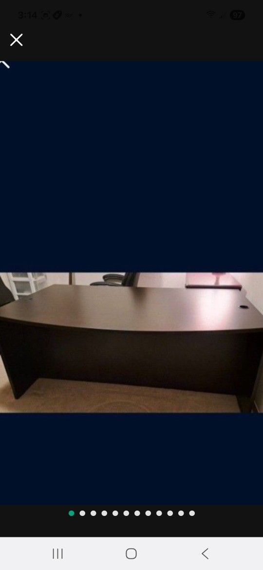 Beautiful Executive Desk Like New Condition