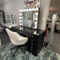 Vanity With Speakers Financing Available No Credit Needed 
