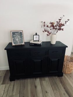 Beautiful entry table - media console - buffet - dresser