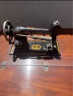 Antique Westinghouse The Free sewing machine