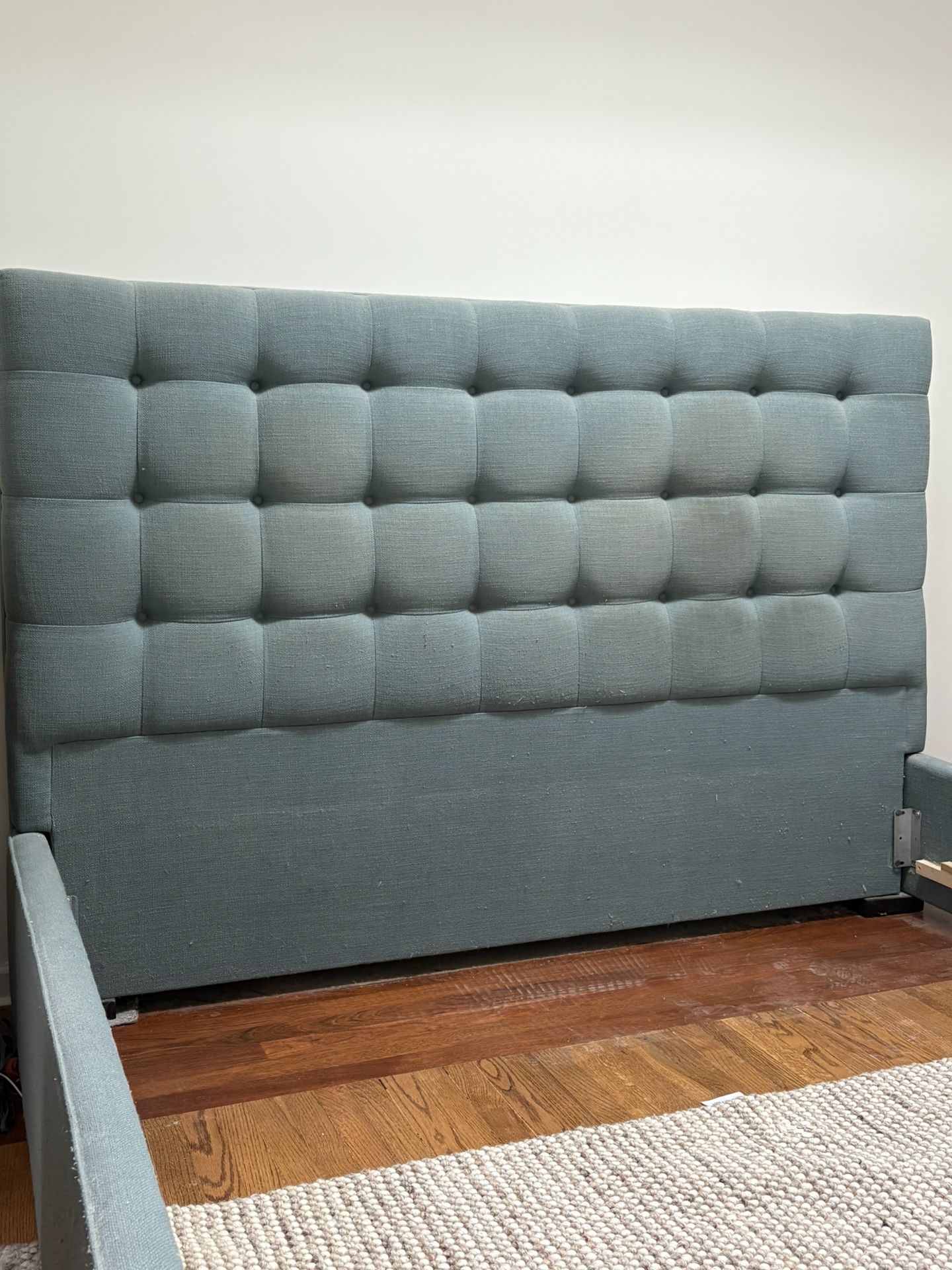 Tufted Upholstered King Bed