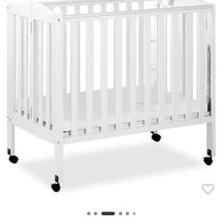 Dream On Me Greenguard Gold Certified 3 in-1 Portable Folding Stationary Side Crib, White