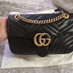 Gucci Marmont Medium Shoulder Bag Black Matelasse Leather Crossbody