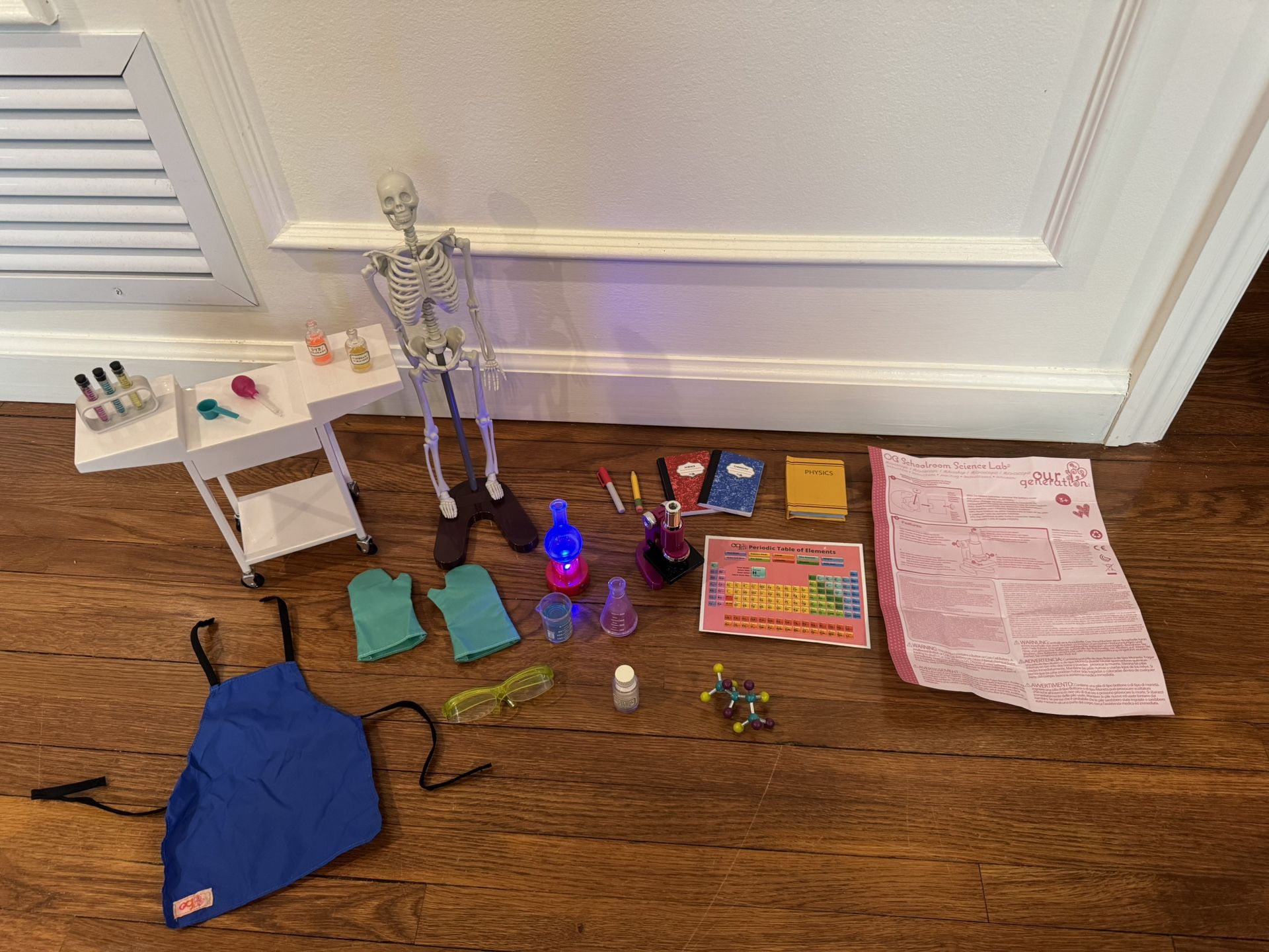 Our Generation Schoolroom Science Lab for 18” Dolls
