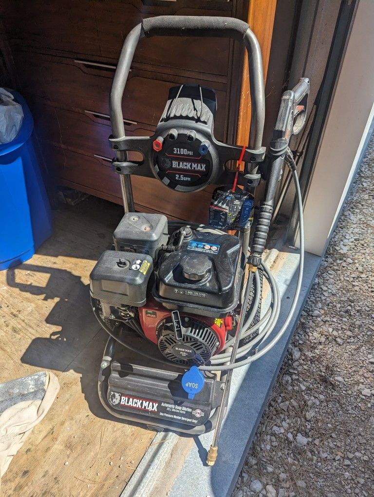 Black Max 3100 Psi pressure Washer Great Shape