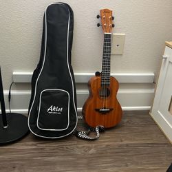 Aklot Ukulele  With Case