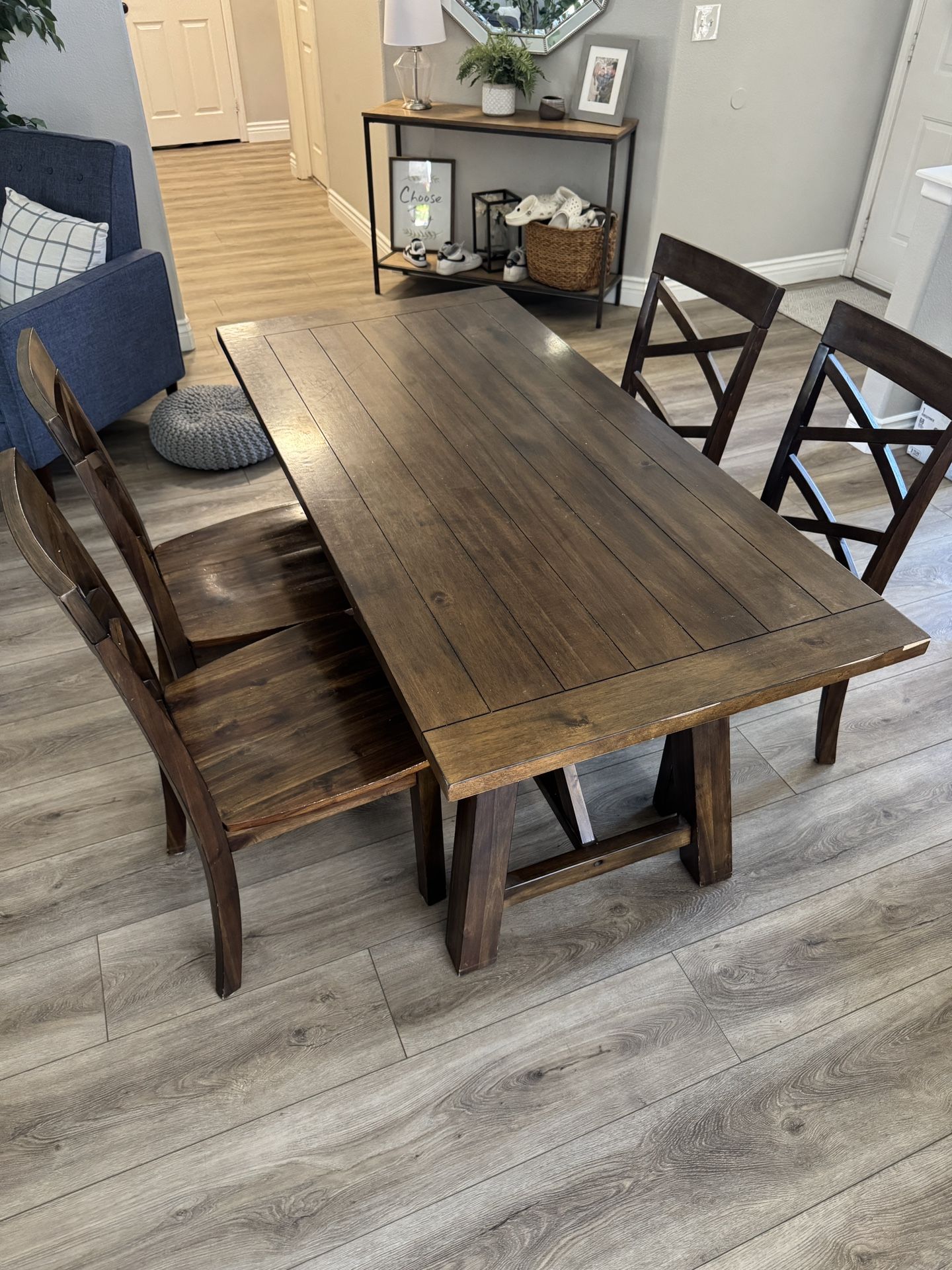 Dining Set. 5 Piece. Table and 4 Chairs