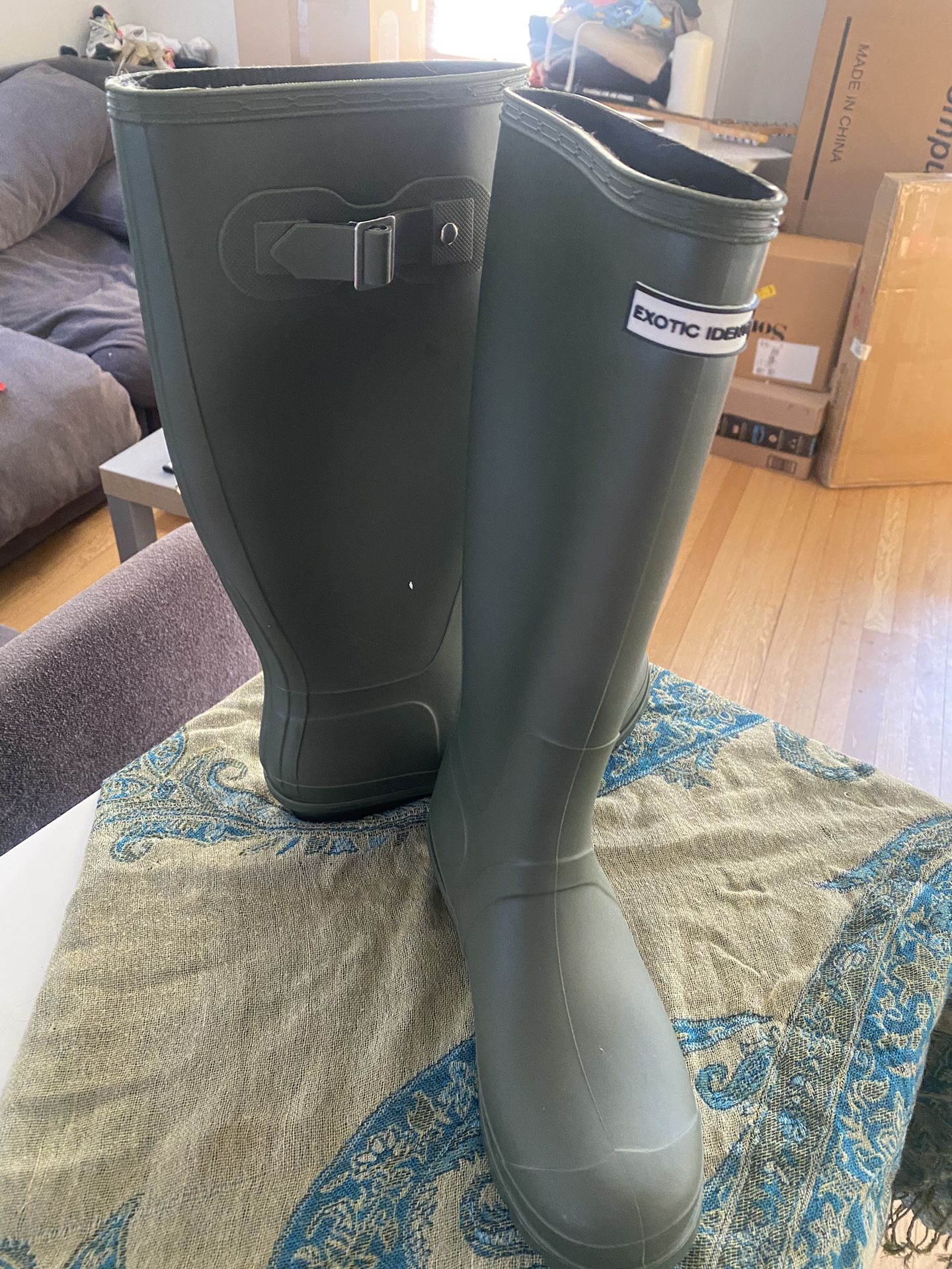 Like New Exotic Identity Brand Tall Rain Boots