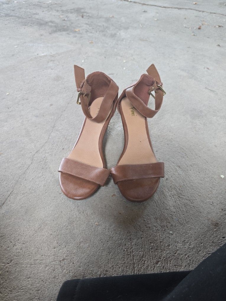 Fioni Size 7 Heals