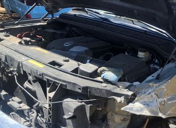 Nissan Titan Motor $800 148xxx miles