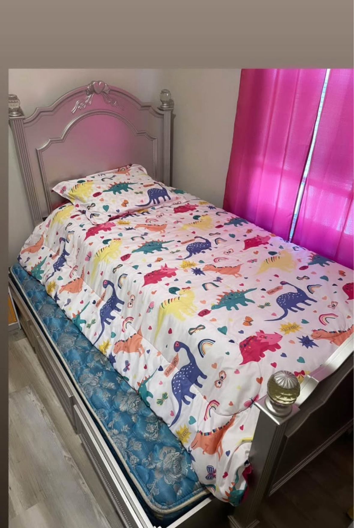 Twin Bed Room Set 