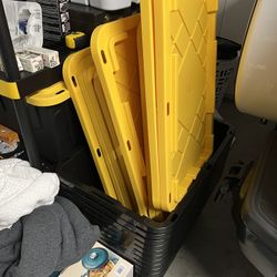 (10) 27 Gallon Heavy Duty Totes