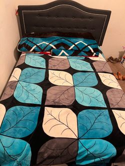 Full size bed with mattress
