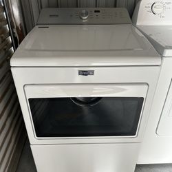 Maytag Electric Dryer (1 Month Warranty)
