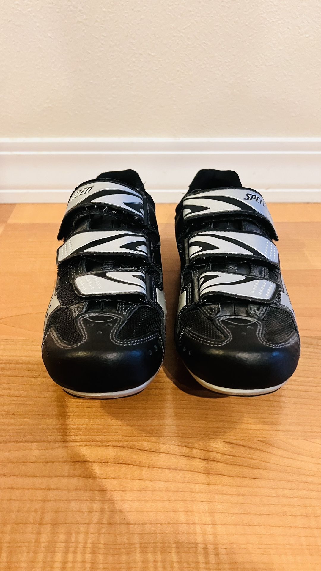 SPECIALIZED Road Cycling shoes Men’s Size 7.5