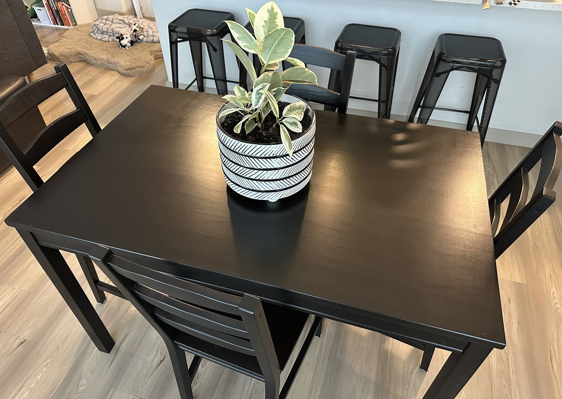 Hurry Up! IKEA Hagernas Black Table & 4 Chairs