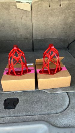 C-8 Corvette rear hatch strut braces