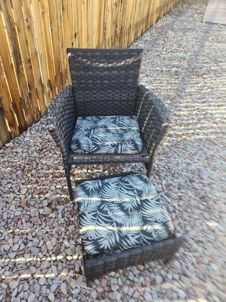 Outside Chair With Ottoman 