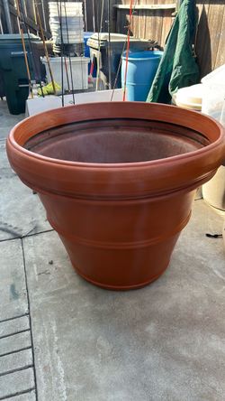 Giant pot