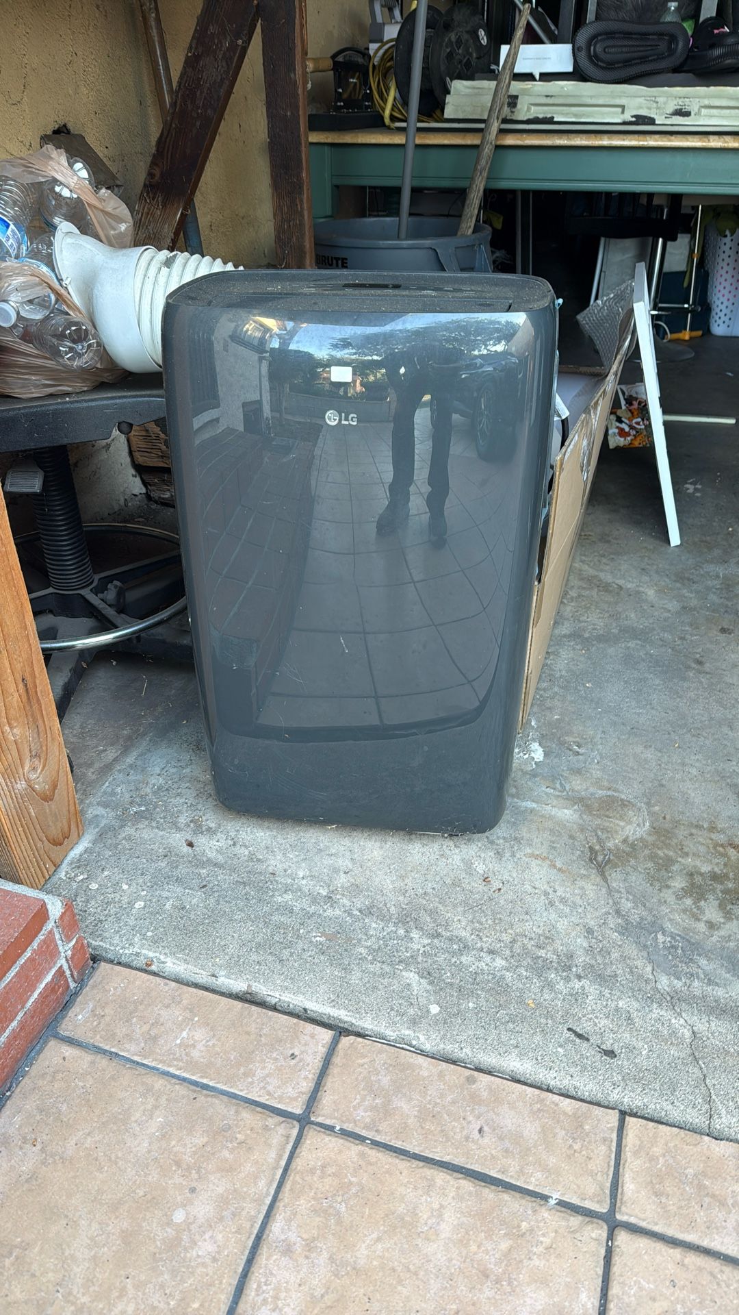 LG Room Air Conditioner With Window Vacuum Hose 