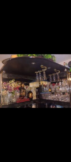 $700 full size black and gold bar set good condition