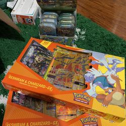 Celebrations Mini Tin Display Reshiram And Charizard Premium Box Pokemon 