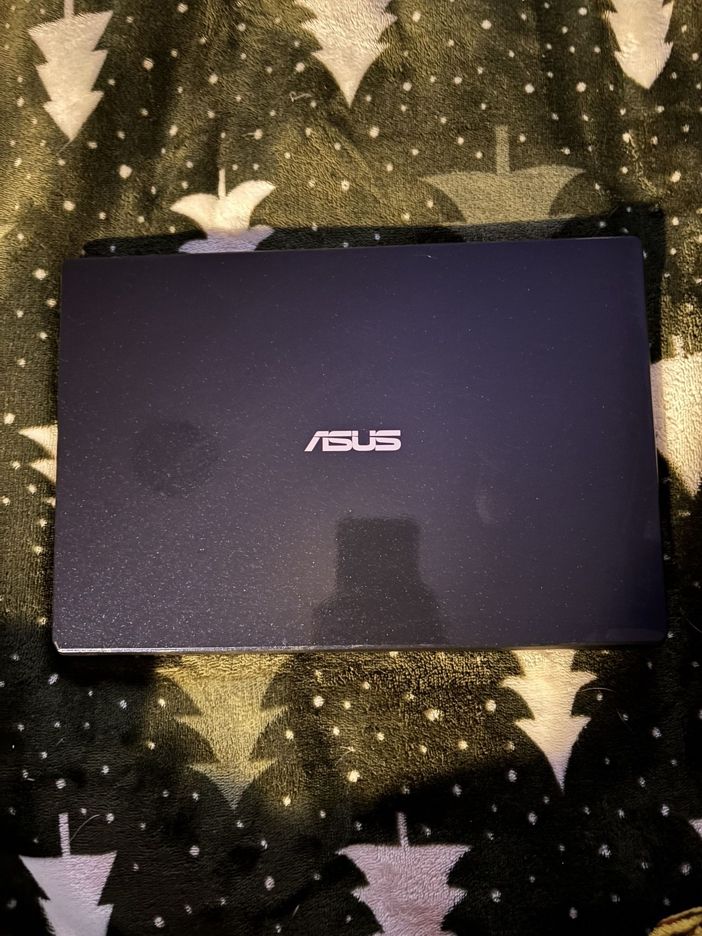 ASUS laptop model e210m