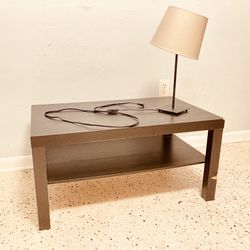 Coffee Table And Lamp 
