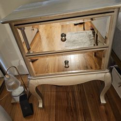 MIRROR NIGHT STAND 